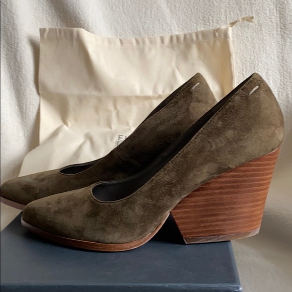 Eileen Fisher Hawk block heel olive suede pump 7 - Picture 4 of 7
